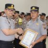 Kapolres OKU Beri Penghargaan untuk Ipda Mualimin Atas Kecepatan Tangani Narkoba dan Anak Hilang