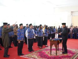 197 PNS OKU Timur Dilantik, Bupati Enos Tegaskan Pengabdian Ikhlas dan Tanpa Diskriminasi