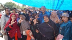Bupati Syah Afandin Temui Massa Aksi Damai, Pastikan Jalan Air Hitam Jadi Prioritas Pemkab