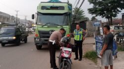 Truk Tronton Lintasi Jalan Protokol: Dishub Kota Jambi Dituding Lalai, Polisi Justru Diapresiasi