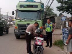 Truk Tronton Lintasi Jalan Protokol: Dishub Kota Jambi Dituding Lalai, Polisi Justru Diapresiasi
